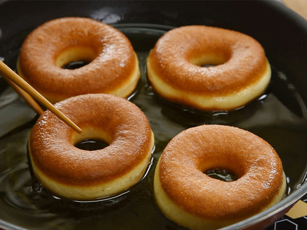 Home made Donuts, so tasty and easy!