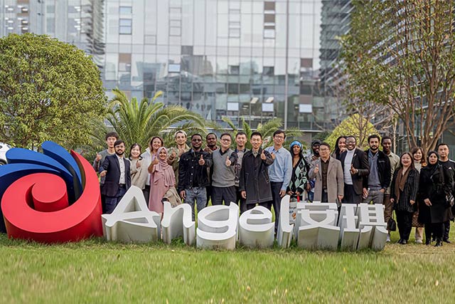 Angel Headquarters Welcomed 15 International Students from 14 Countries and Regions